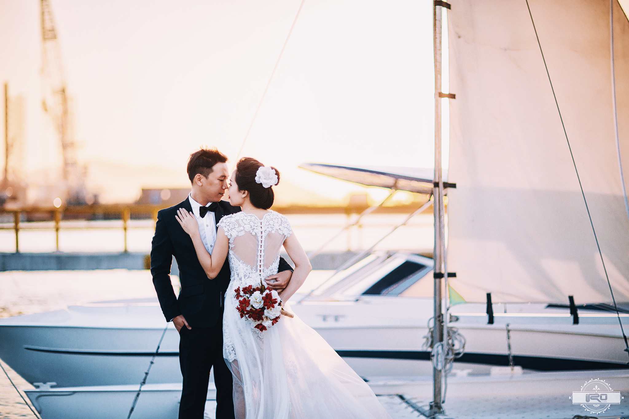 Ảnh cưới lãng mạn ở bến du thuyền