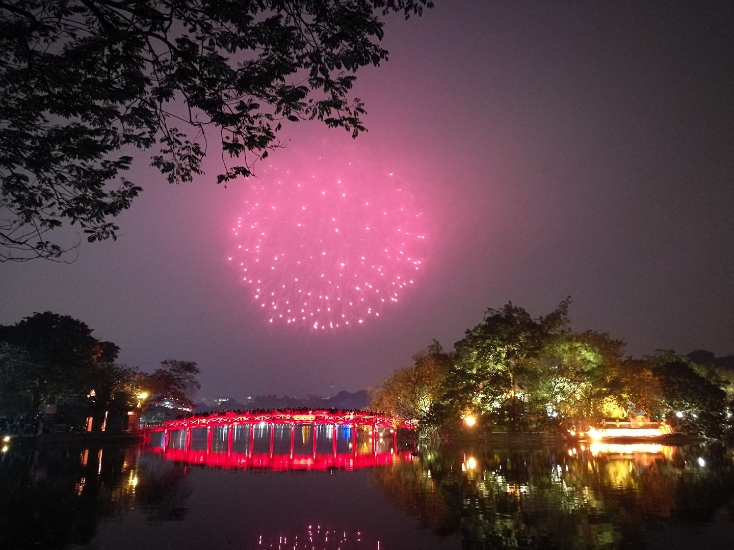 Bắn pháo hoa tết nguyên đán 2020 ở Hà Nội, Sài Gòn, Đà Nẵng, Cần Thơ